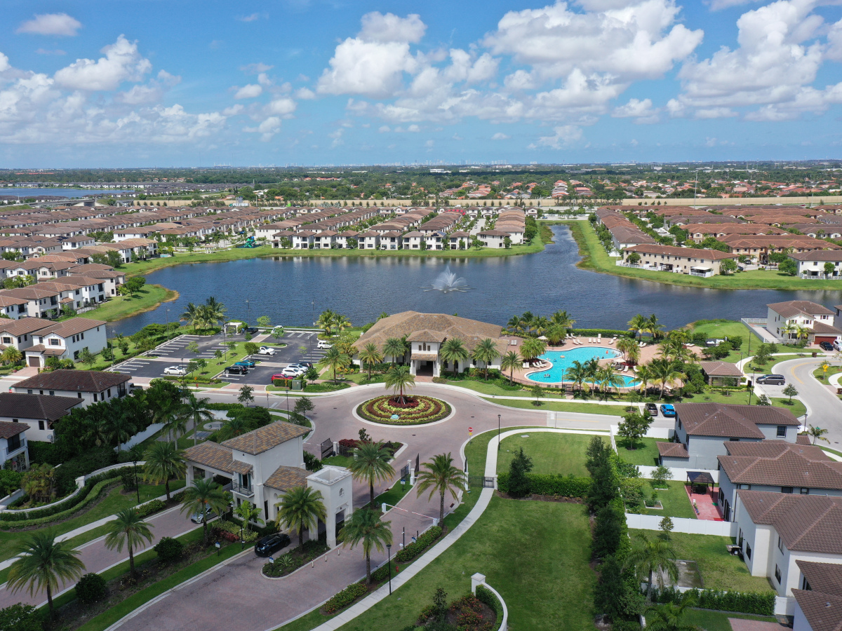Vitalis Negotiates Fiber Internet and TV Agreement for 858-Unit Gated Community